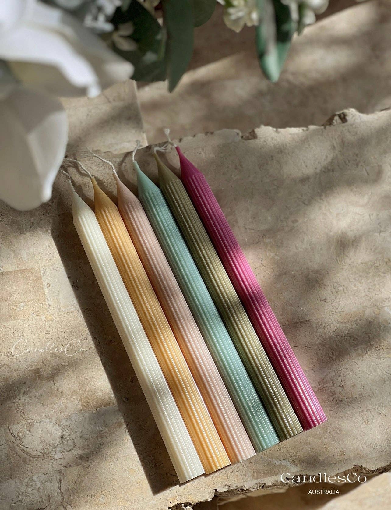 CandlesCo Australia - Vendita all'ingrosso Candele cilindriche/candelieri - Candela in cera di soia con punta a coste sottili4