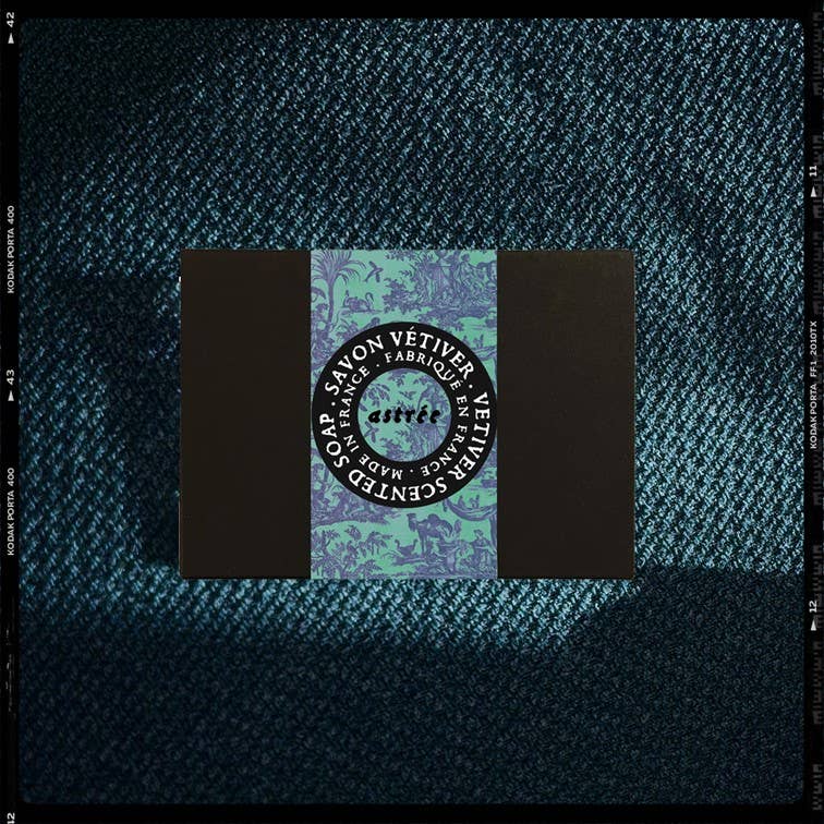 LES POÉTISÉS - Vendita all'ingrosso Saponette - Sapone Toile de Jouy profumato al Vetiver2