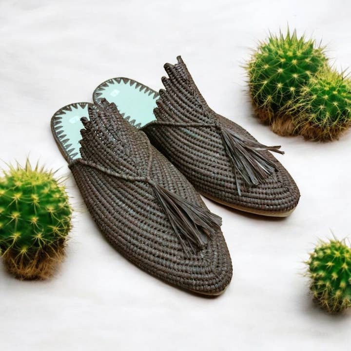 Berberparadise - Wholesale Slippers - Women's - Handmade Raffia Slippers with Genuine Leather Soles1