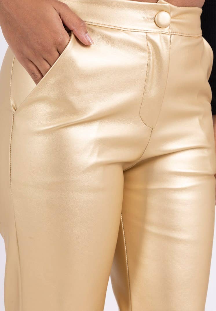 MOOYA – wholesale Byxor - Dam – Vida byxor i konstläder med knapp och fickor - I100340