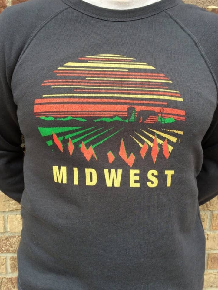 Midwest Sweat à col rond adulte pour la vente par Tangled Up In Hue