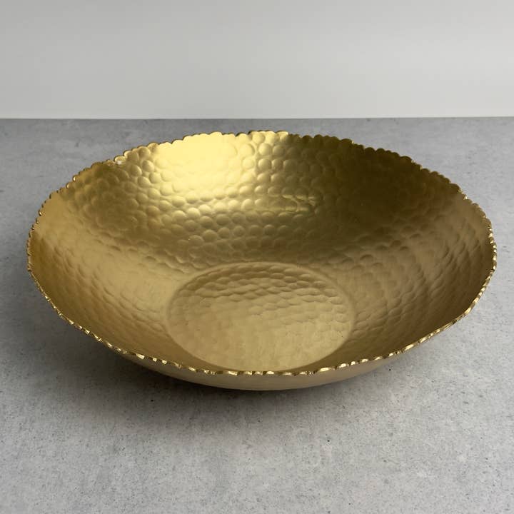 India Handicrafts Inc - Wholesale Decorative plate/dish/bowl - Gold Hammered Round Bowl with Torn Edges6