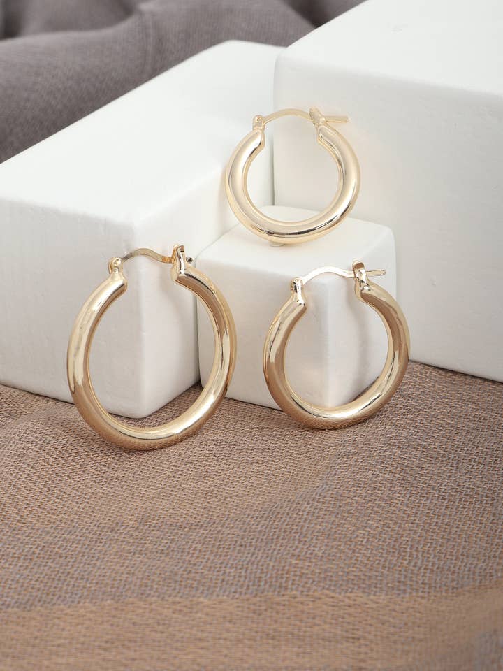 Goldfarbene einseitige Dreifachgröße Einseitiger Ohrring für den Großhandel von AVENS