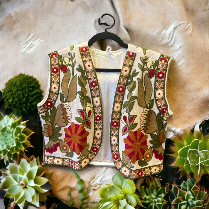 Kinomy - Wholesale Outerwear Vest - Women's - Embroidered velvet vest, boho vest, women's short vest5