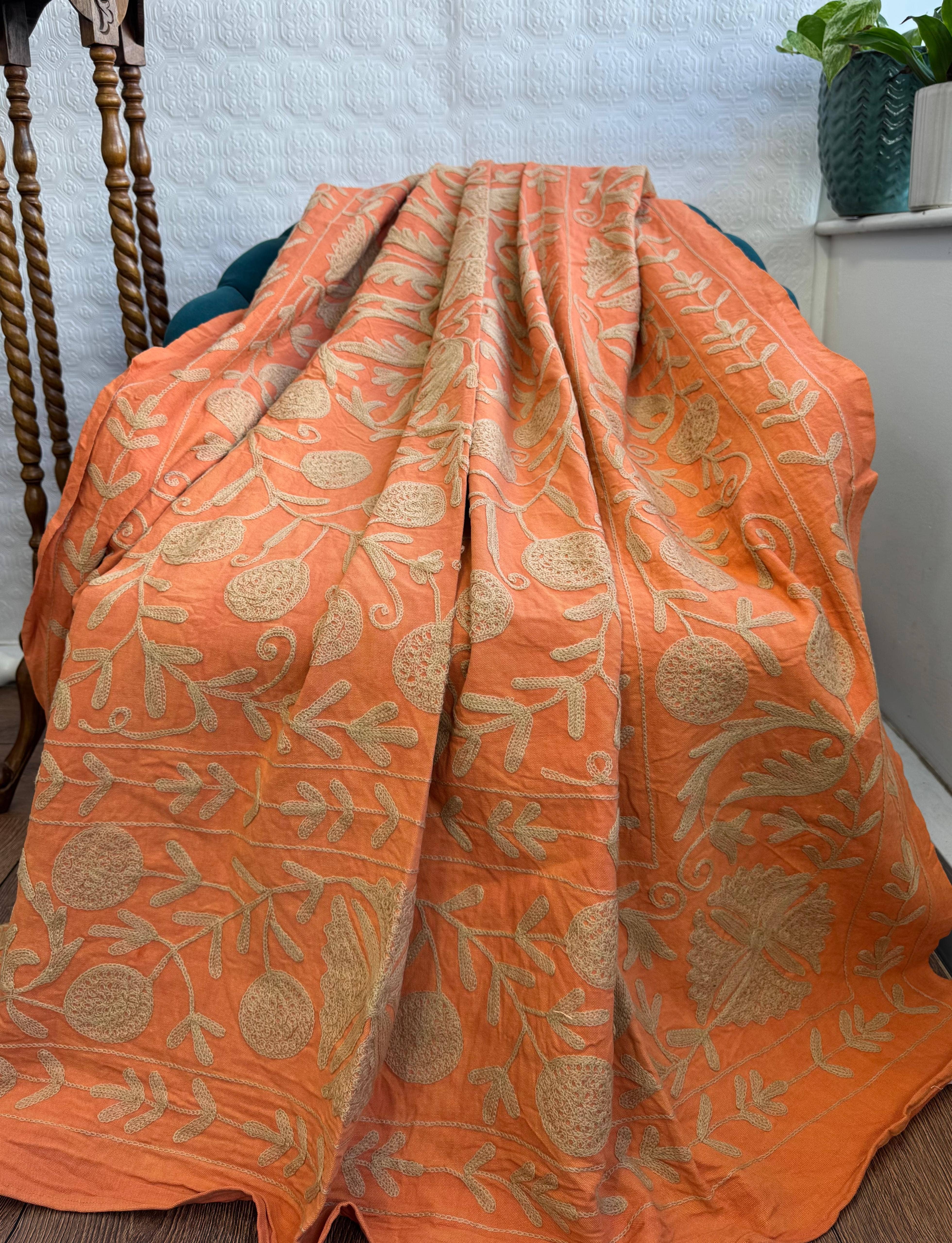 Essential Designs London - Venta al por mayor Mantas de sofá - Puro Algodón Bordado Suzani Hecho a Mano Elegante Manta para Sofá Cama0