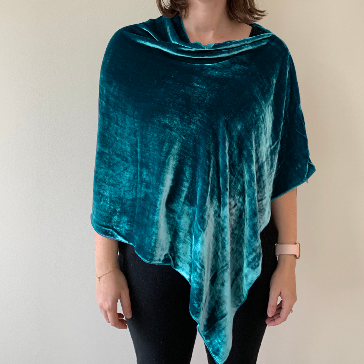 Dana Herbert - Vente Poncho – femme - Poncho en velours de soie fait main à Portland12