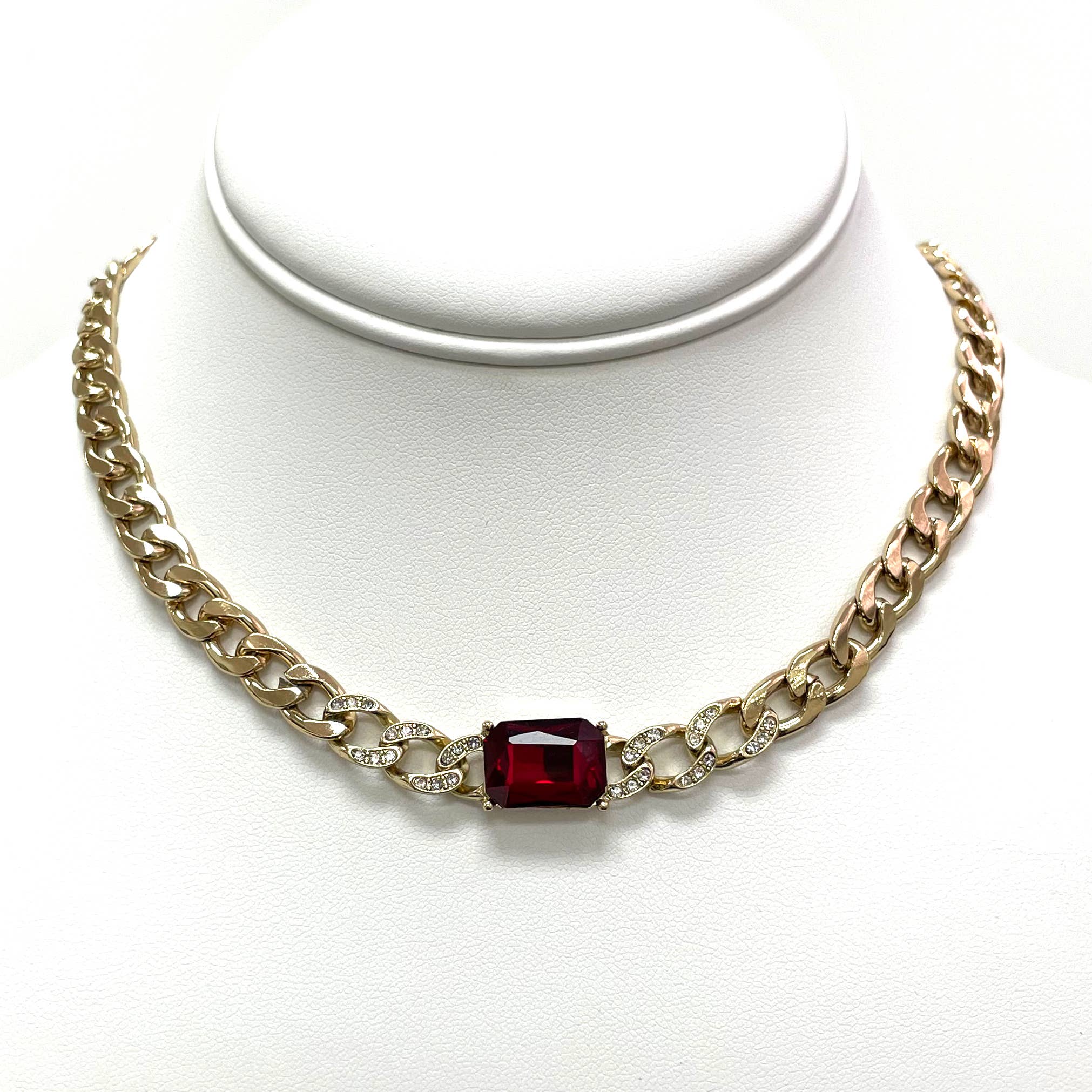 StarryNYC - Venta al por mayor Collares con colgantes/abalorios - Collar cuadrado de metal de vidrio tallado en cojín con cadena curvilínea0