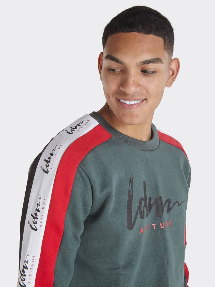 London Attitude sweatshirt met snit en naai mouwen voor wholesale door London Attitude