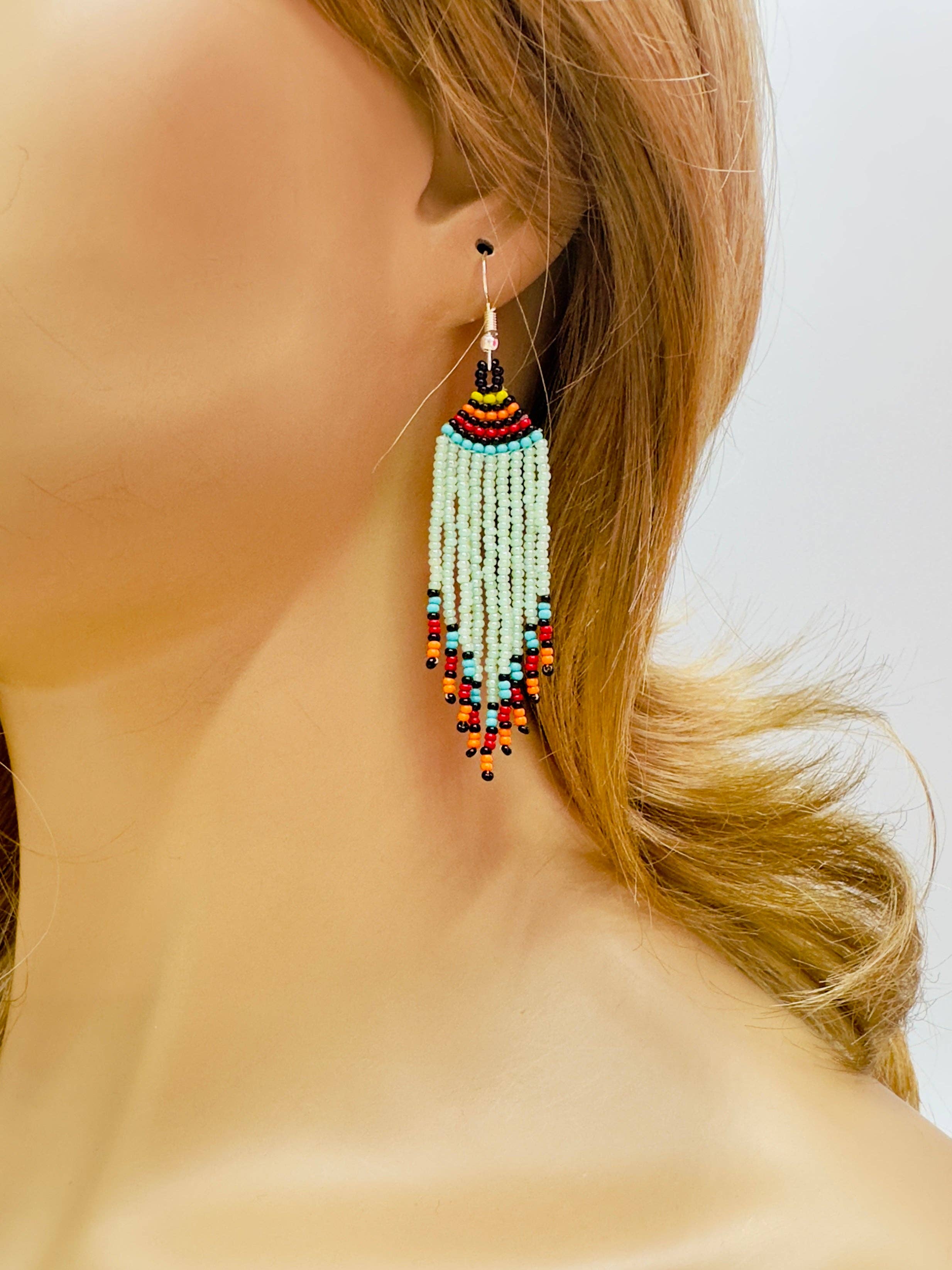 BEADS CORNER – Conjunto de joias por atacado – Conjunto de Colar e Brincos com Pendente de Tenda de Fogo Verde Claro com Missangas e Explosão Solar1