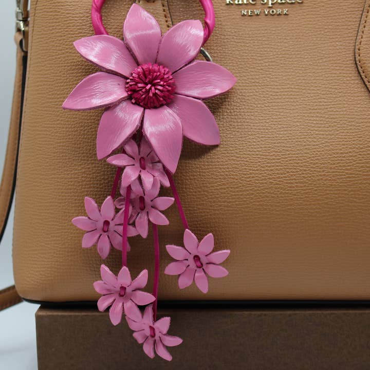 Sunflower Handmade leather inc - Wholesale Keychain - Women's - kc006 leather daisy flower keychain bag charm17