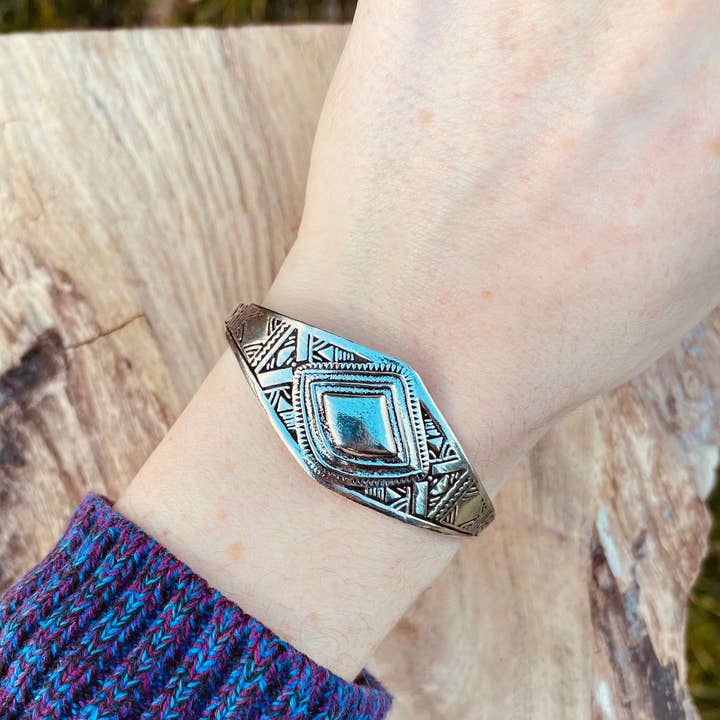 Kaali Boutique – wholesale Cuff bracelet – Tuareg Jewelery Silver Bracelet / Bangle / Cuff / Unisex / Boho / Ethnic / Rustic / Bohemian / Hippie / Gypsy / Geometric /6