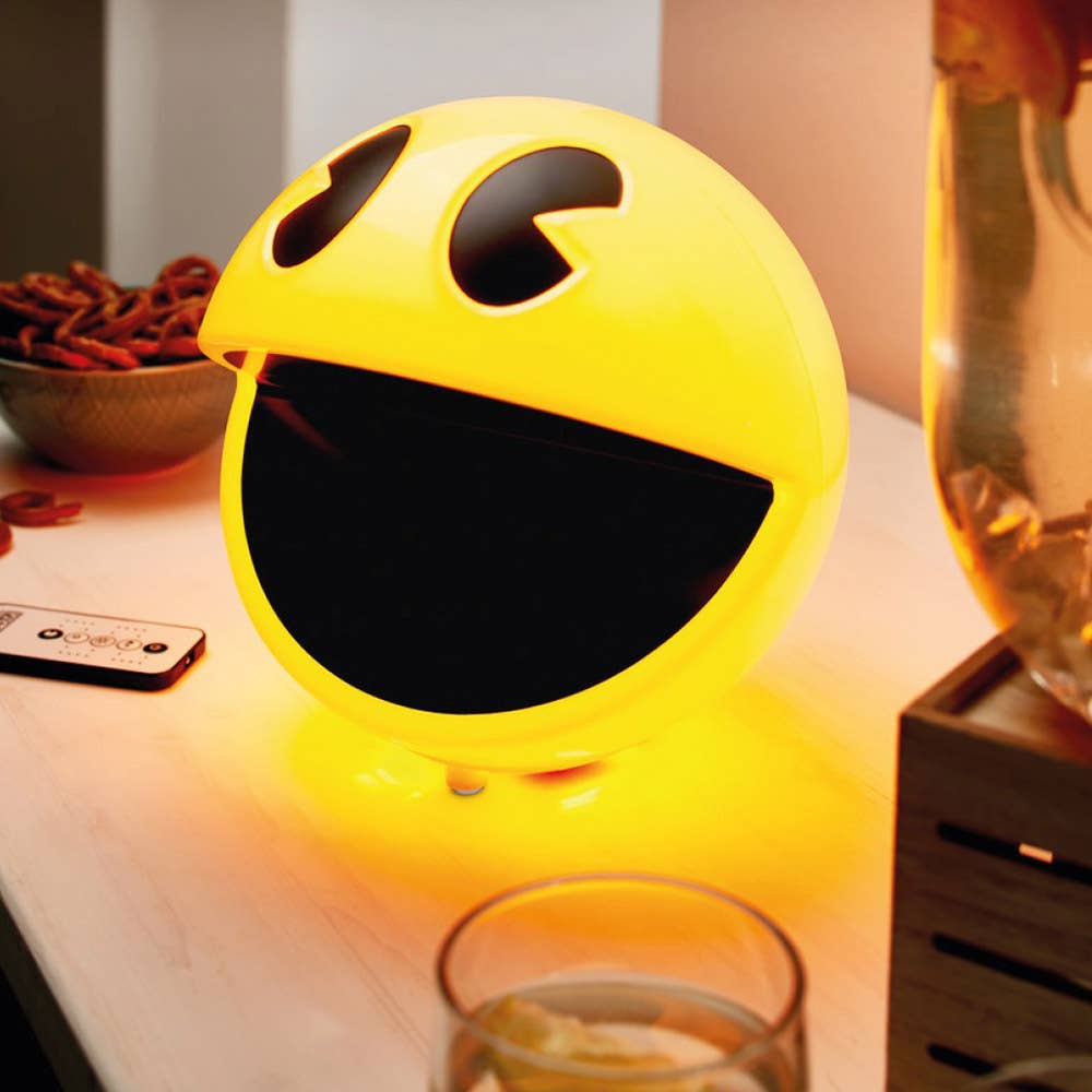 The Source Wholesale LTD – wholesale Figurine lamp – Pac-Man Lamp (USB Powered)1