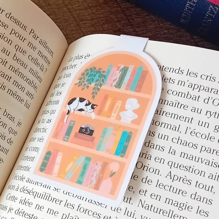 La baleine qui embosse - Wholesale Bookmark - Magnetic Bookmark - Library and Cat3