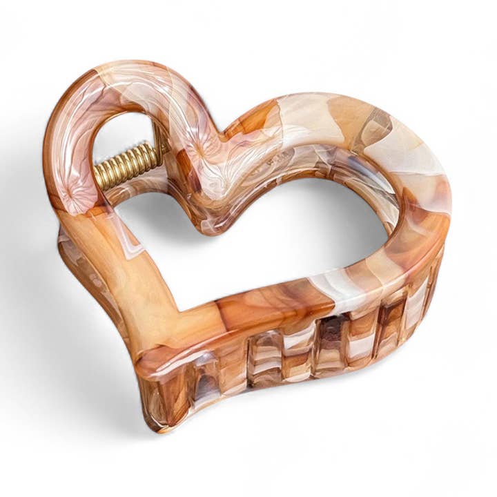 Pince à cheveux en forme de cœur ouvert en marbre caramel pour la vente par Last True Angel
