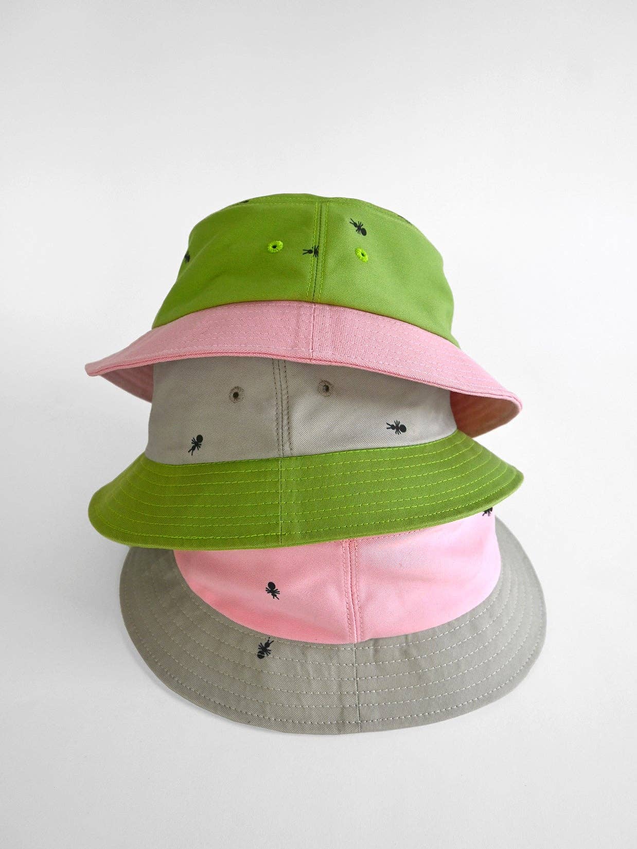 Natali Koromoto - Vente Bob – femme - Bonnet « Ants on Your Hat » ▲Vert▼ Rose11