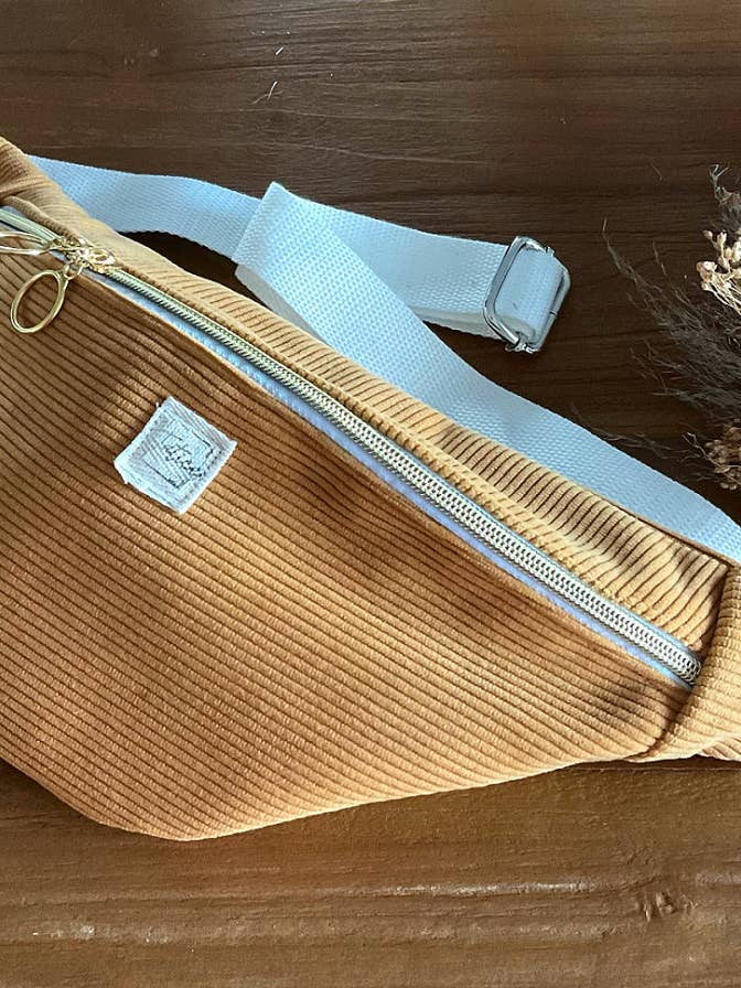 Pochete amarela mostarda em veludo cotelê feita à mão por atacado de Atelier Tatice