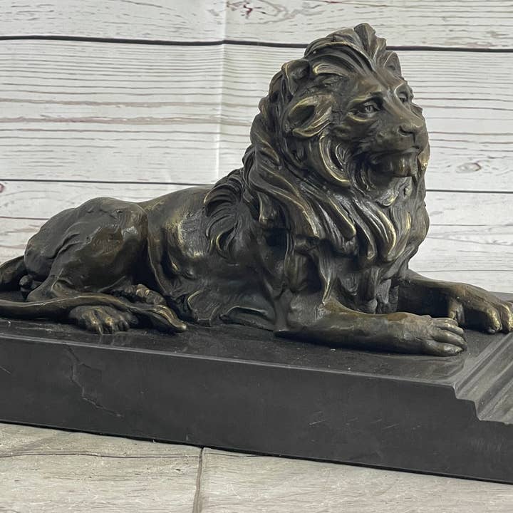 Bronzhaus - Vente Sculpture - Statue en bronze Lion gardien masculin avec socle en marbre Antoine Barye 17,8 x 30,5 cm
