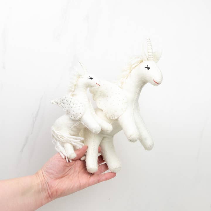 The Winding Road - Wholesale Decorative tabletop object - Toys - Unicorn - White - Large3