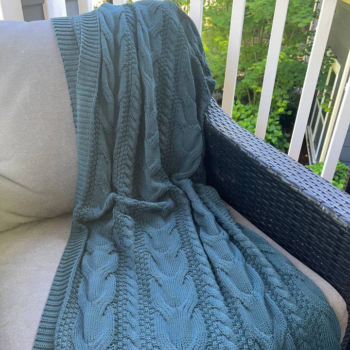 Chloe & Lex - Wholesale Throw Blanket - Dark Teal Green Cableknit Cotton Throw Blanket Home Decor