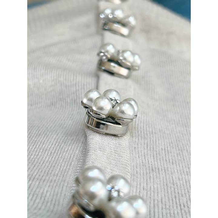 The Shoelace Brand - Wholesale Brooch - Rosi – Pearl Flower Button Charm Silver (6 pcs)7