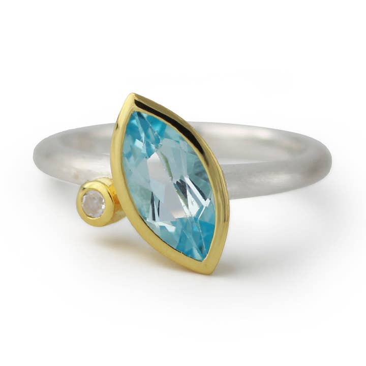 Campur GmbH – Großhandel Cocktail-/Statement-Ring – Silberring vergoldet mit Topas und Bergkristall0