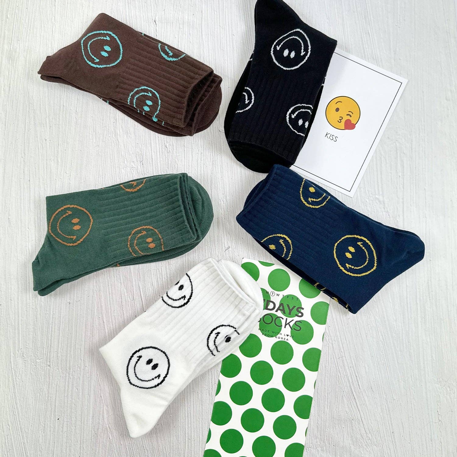 7DAYSSOCKS - Wholesale Socks - Men's - Men's Crew Classic Smile Socks7