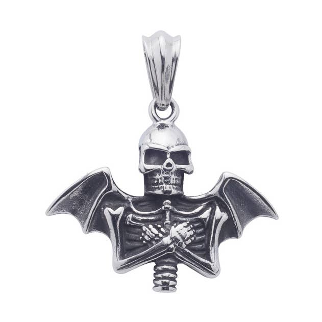 Pendentif Crâne Aile de Chauve-souris pour la vente par Midhaven Ltd - Tribal Steel