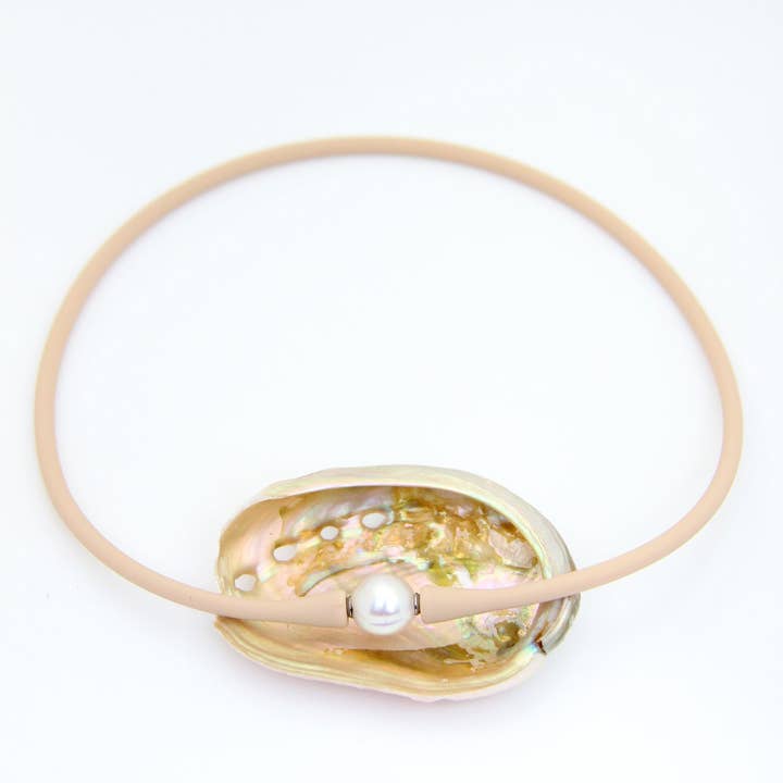 Woman Shops World – wholesale Beaded/pearl necklace – Janis The Pearl Silicone + Pearl Necklaces, Waterproof16