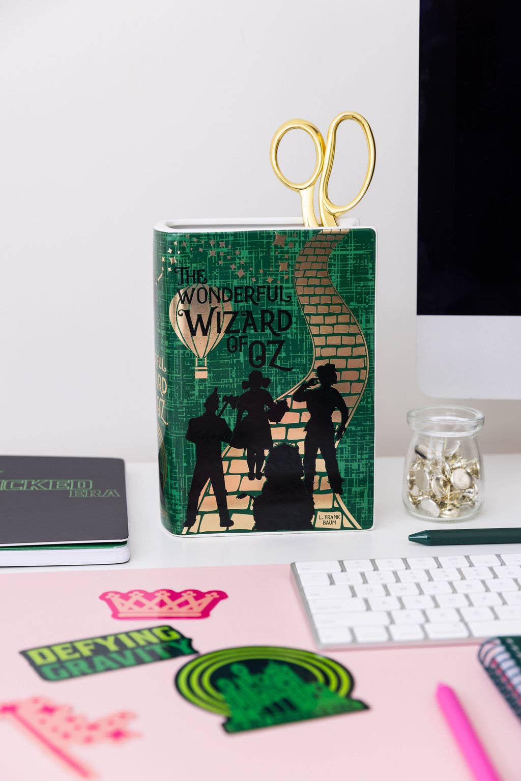 Steel Mill & Co UK – wholesale Vase – Large Book Vase, Wizard of Oz2
