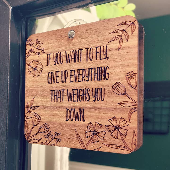 Postie Holzschild mit Gravur, personalisierbar für den Großhandel von Olive Branch Laserworks