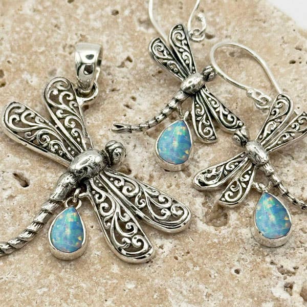 Pendentif Libellule Style Bali en Argent Sterling et Pierre Précieuse pour la vente par Goddess Design Studio