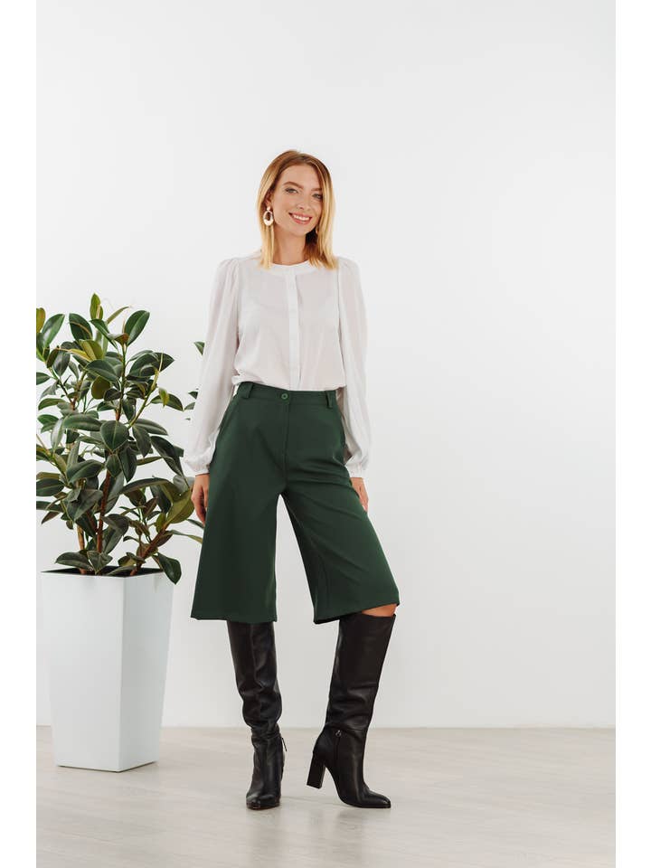 Azuri - Wholesale Shorts - Women's - AZURI bermuda shorts with pockets - fir1