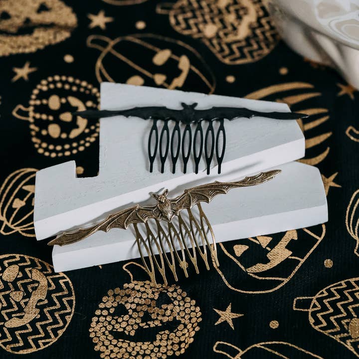 The Gilded Witch - Vendita all'ingrosso Forcine per capelli - Pettine per capelli con pipistrello elegante in nero, argento, oro e oro antico4