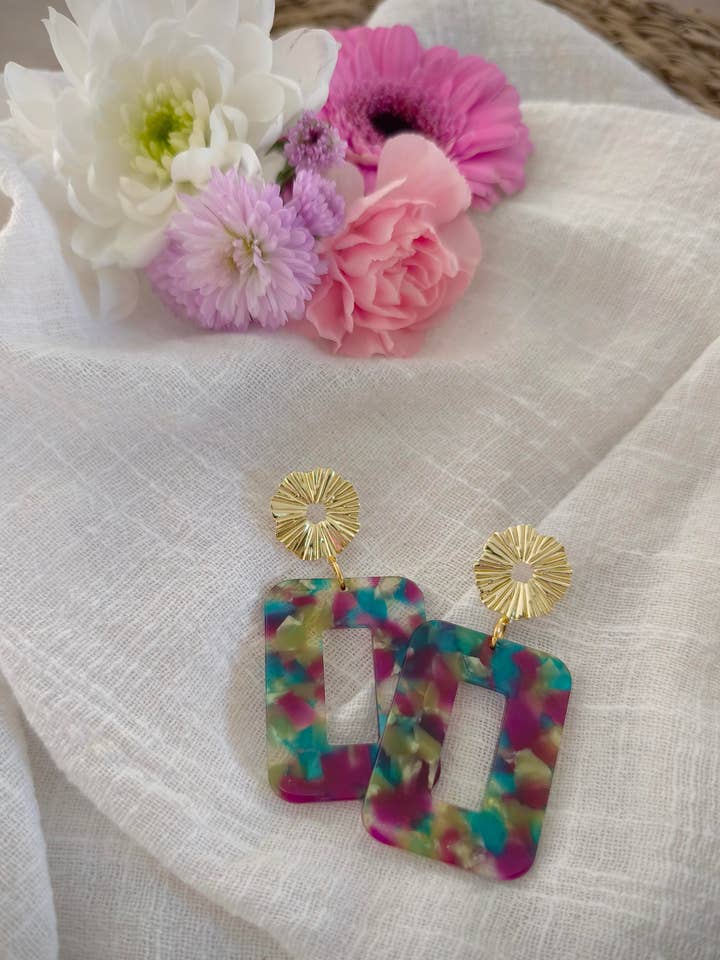 Amber rectangle acrylic earrings for wholesale by Les Noeuds de Maman