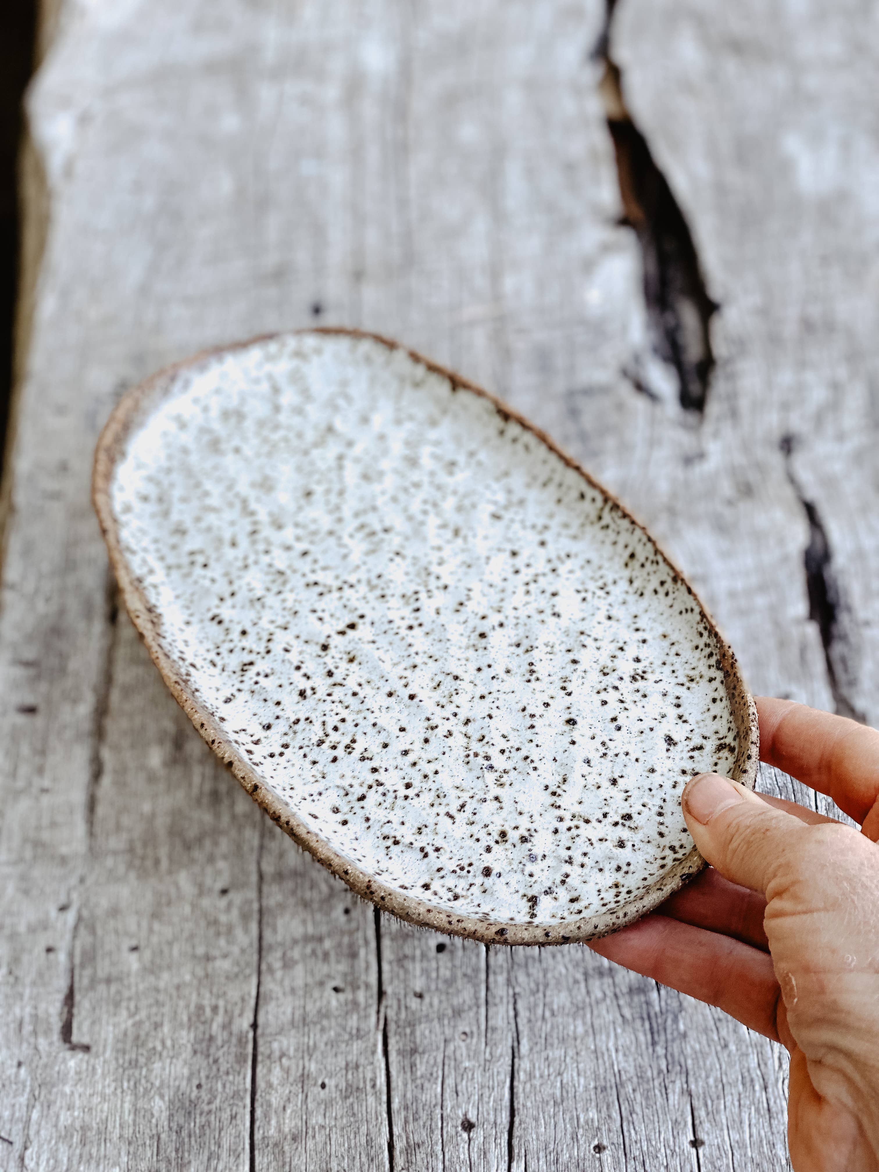 River Ceramics - Wholesale Serving plate - White Speckle Serving Plates - Hand Carved Pattern3