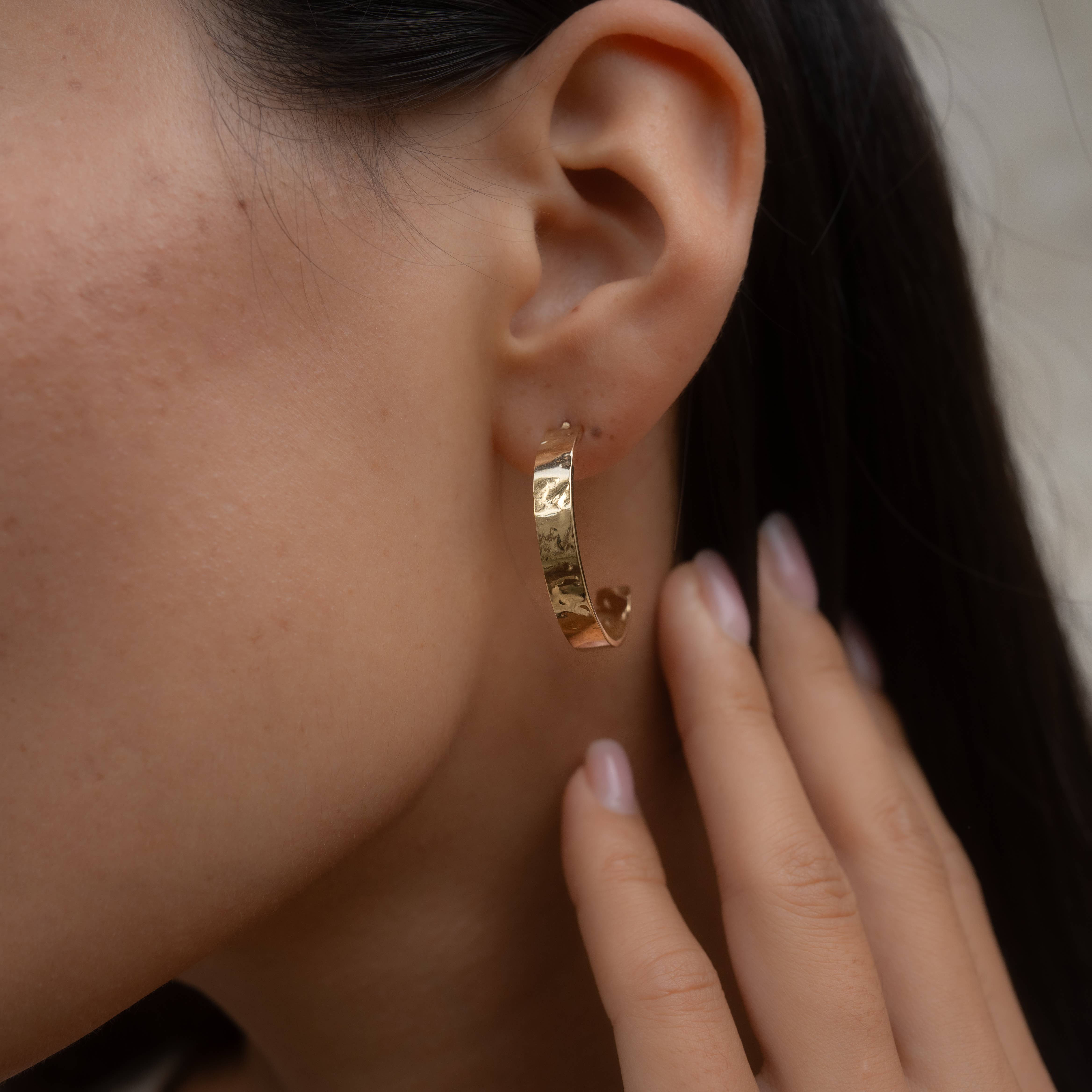 Made By Nami - Wholesale Hoop Earrings - Gold hoop earrings made of stainless steel2