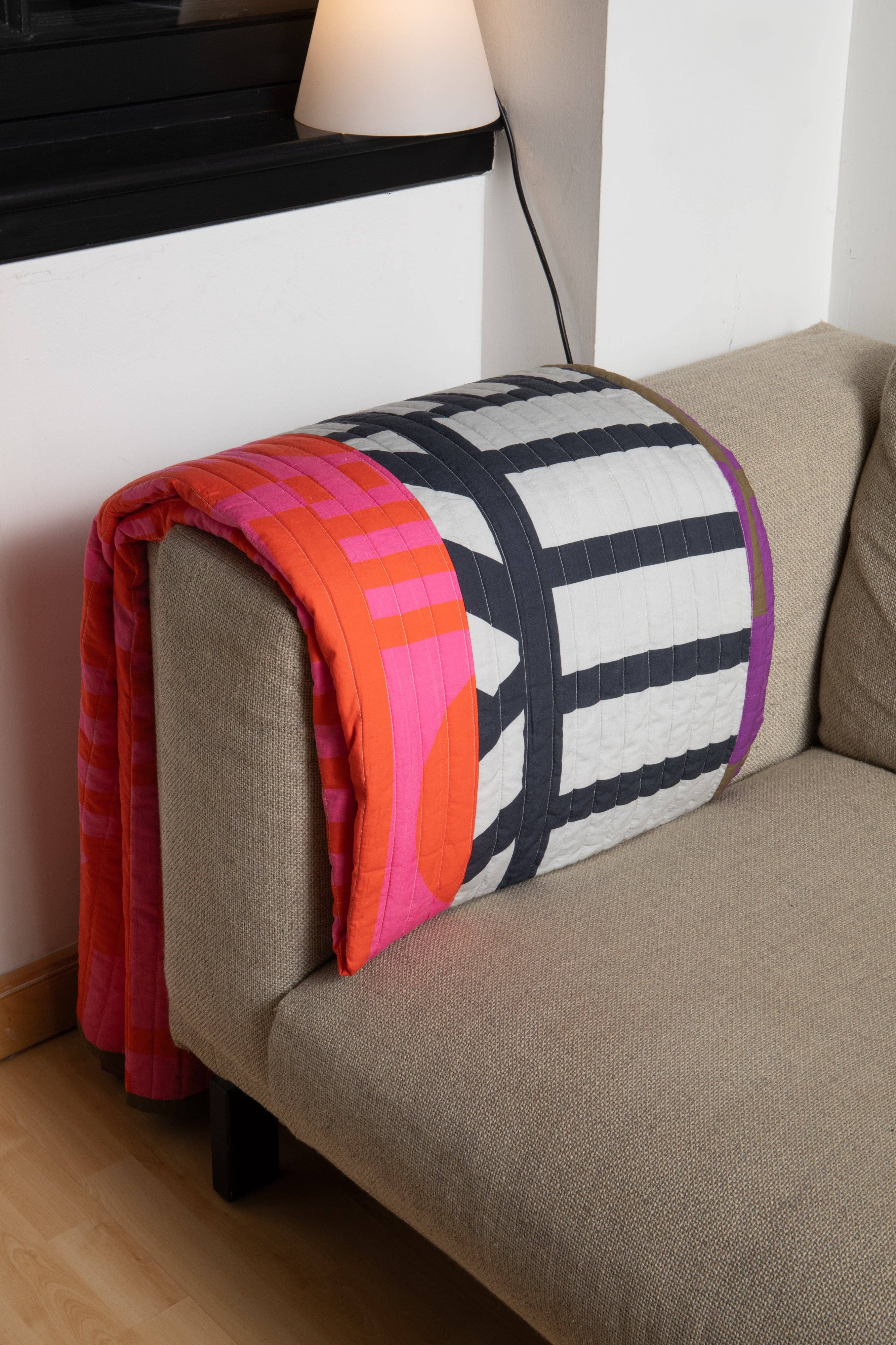 Irregular Sleep Pattern – wholesale Throw blanket – Reversible Quilted Throw in Hot Grape7