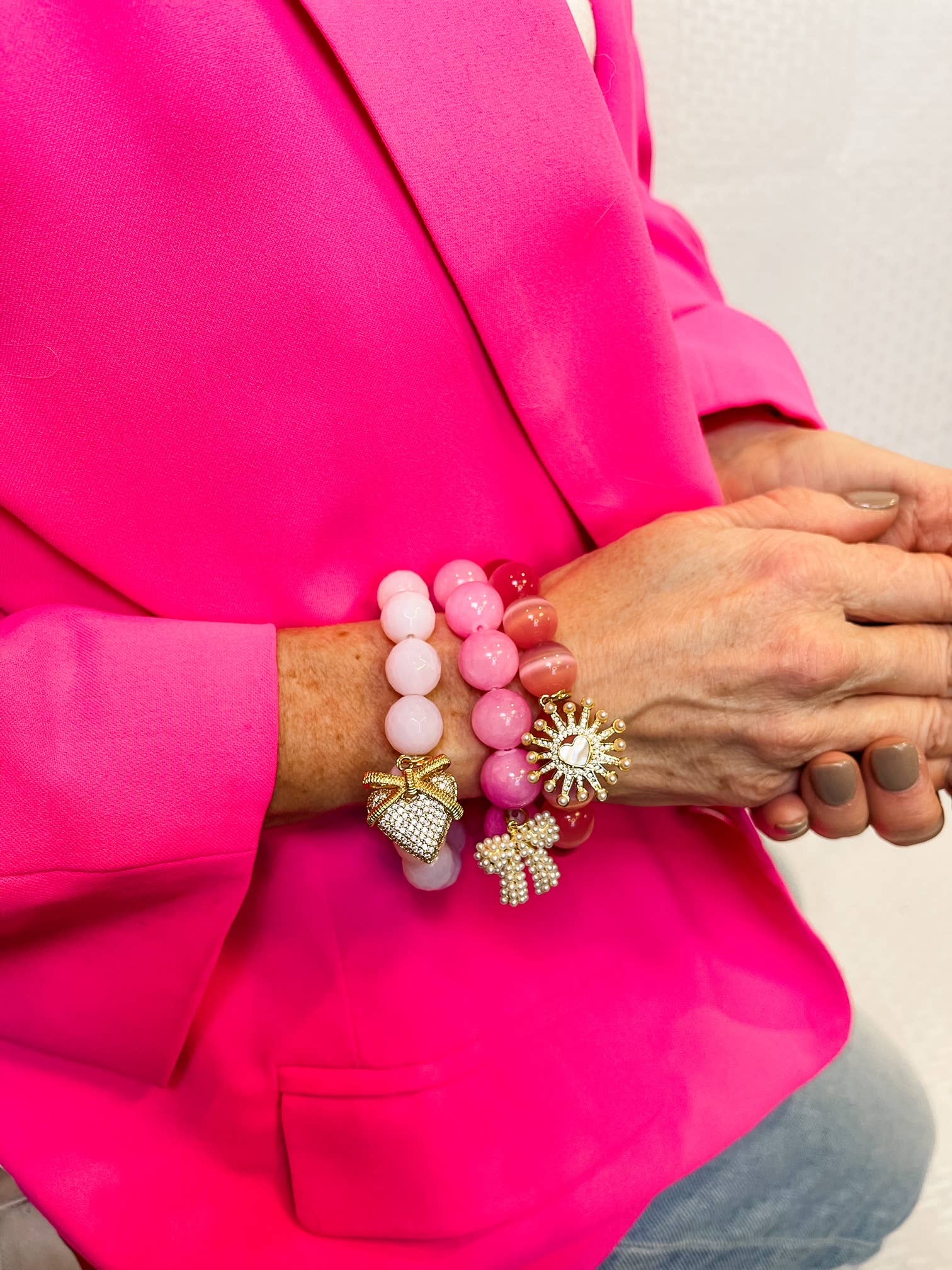 PowerBeads by jen - Wholesale Armband met kralen - Witte Calciet met Gouden Kraal Omringd Bol Hart5