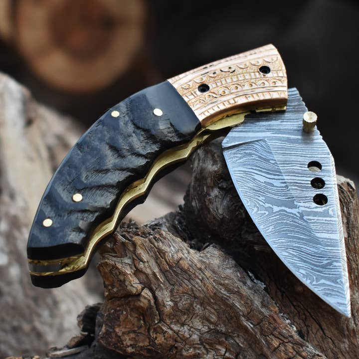 Lindo canivete de Damasco com alça e lâmina de Damasco, Faca dobrável com fecho de forro, Faca de Campismo, Faca de Caça com Bainha de Couro Premium (FK-21) por atacado de SHINY CRAFTS