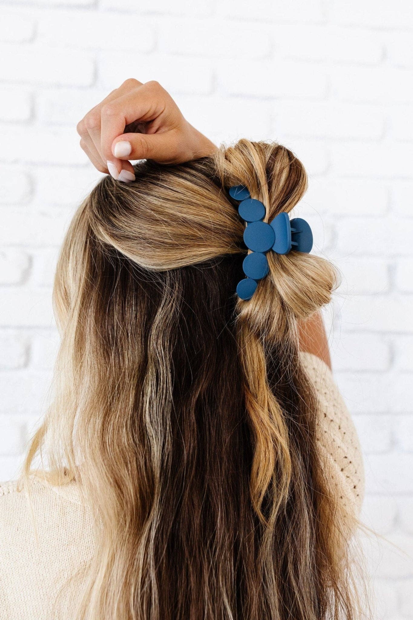 Shop Andi - Wholesale Hair Clip - Women's - Circles Claw Clip12