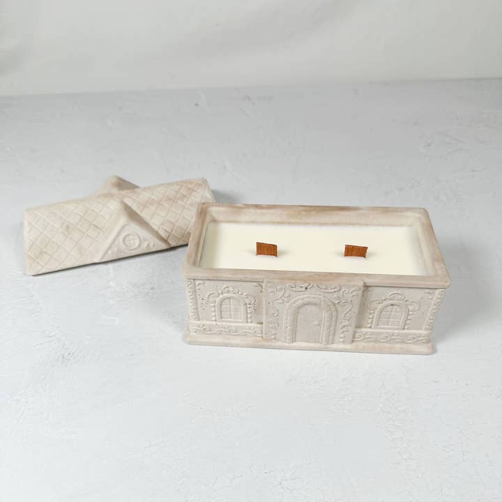 Lynn & Liana Designs - Wholesale Jar/Filled Candle - Gingerbread House Christmas Candle -no tariffs! 4