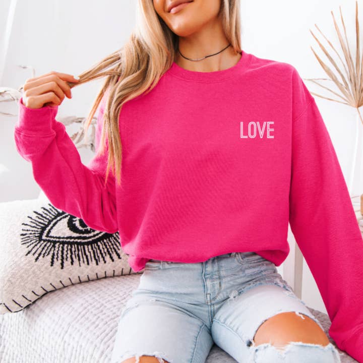 Love Pink Crew Sweatshirt, White Print Valentine Sweater for wholesale by Hunter Kouture