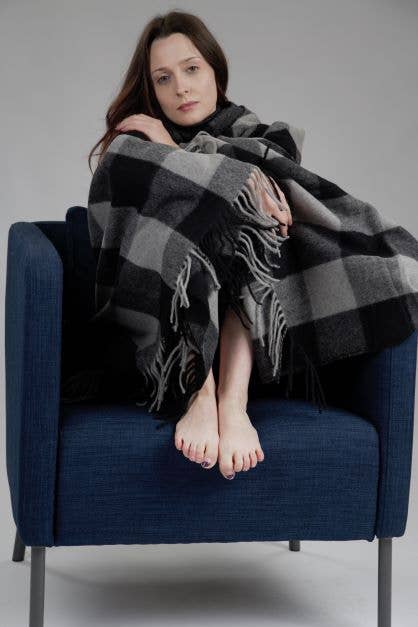 Patrick King Woollen Company - Wholesale Throw Blanket - Northumberland Deluxe Highland Blanket3