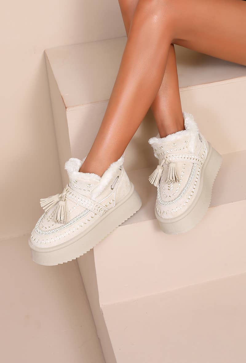 Joia Paris - Wholesale Boots - Women's - Warm boots with embroidery and tassels RU-2011