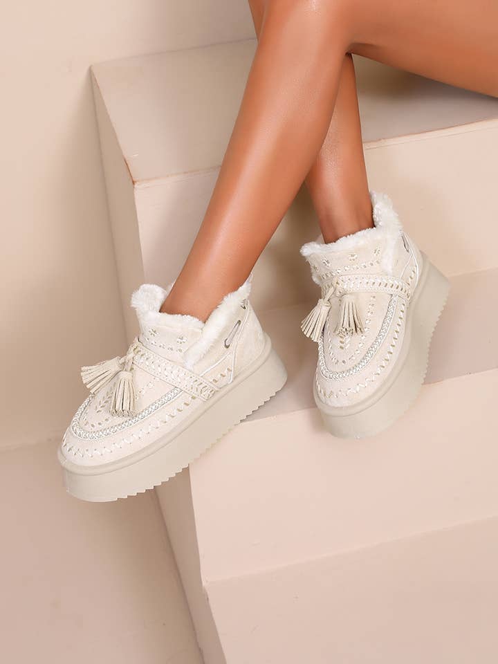 Joia Paris - Wholesale Boots - Women's - Warm boots with embroidery and tassels RU-2011