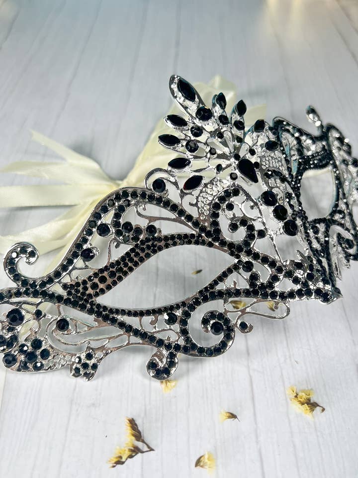 Happy Dream Gifts - Wholesale Costume - Unisex - Masquerade Mask Luxury Black Crystal, Rhinestone Silver Mask1