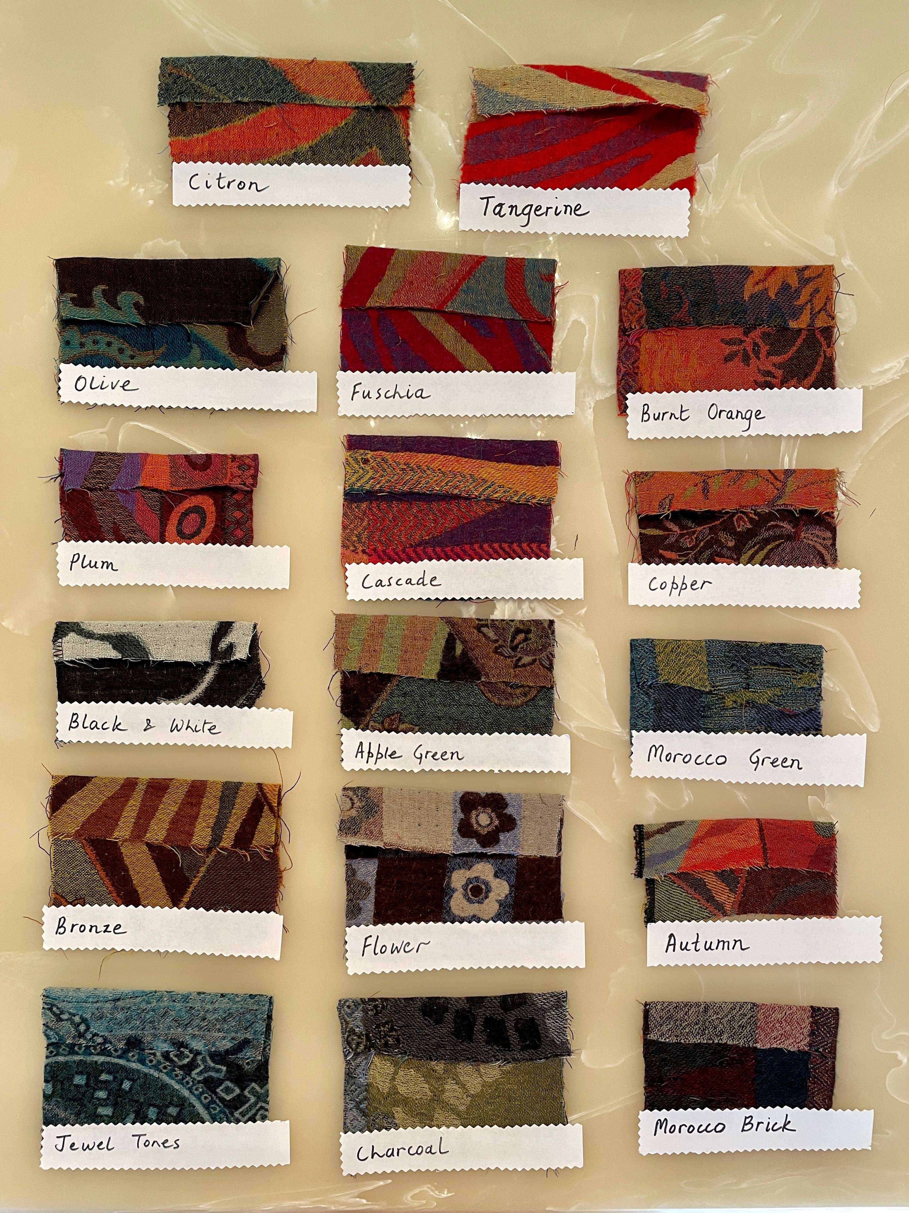 In Style Scarves - Vendita all'ingrosso Poncho - Donna - Poncho-Cappa 515 in pura lana Merino australiana, colore prugna7