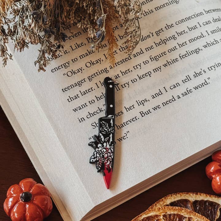 Shadowbound Spines LLC - Wholesale Individual charm/pendant - Floral Dagger Kindle Charm Dust Plug
