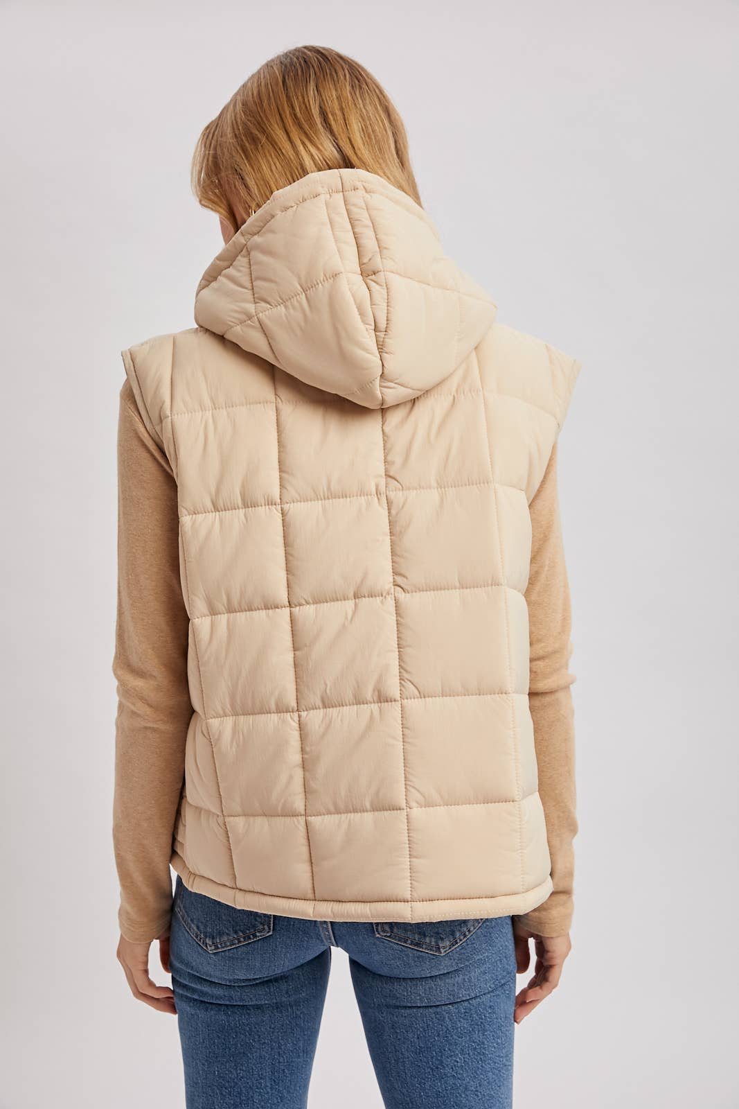 Bluivy - Wholesale Outerwear Vest - Women's - PUFFER ZIP-UP HOODED VEST5