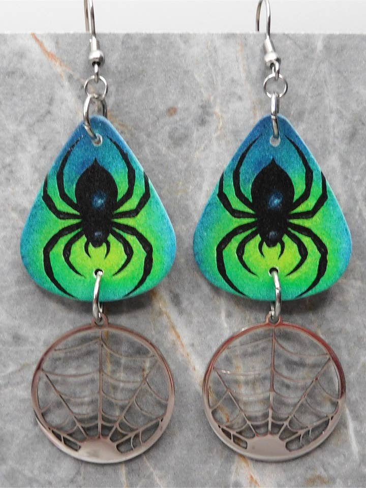 Orecchini con Plettri a Forma di Ragno e Ciondoli Pendenti a Ragnatela per la vendita all'ingrosso da parte di Simply Raevyn